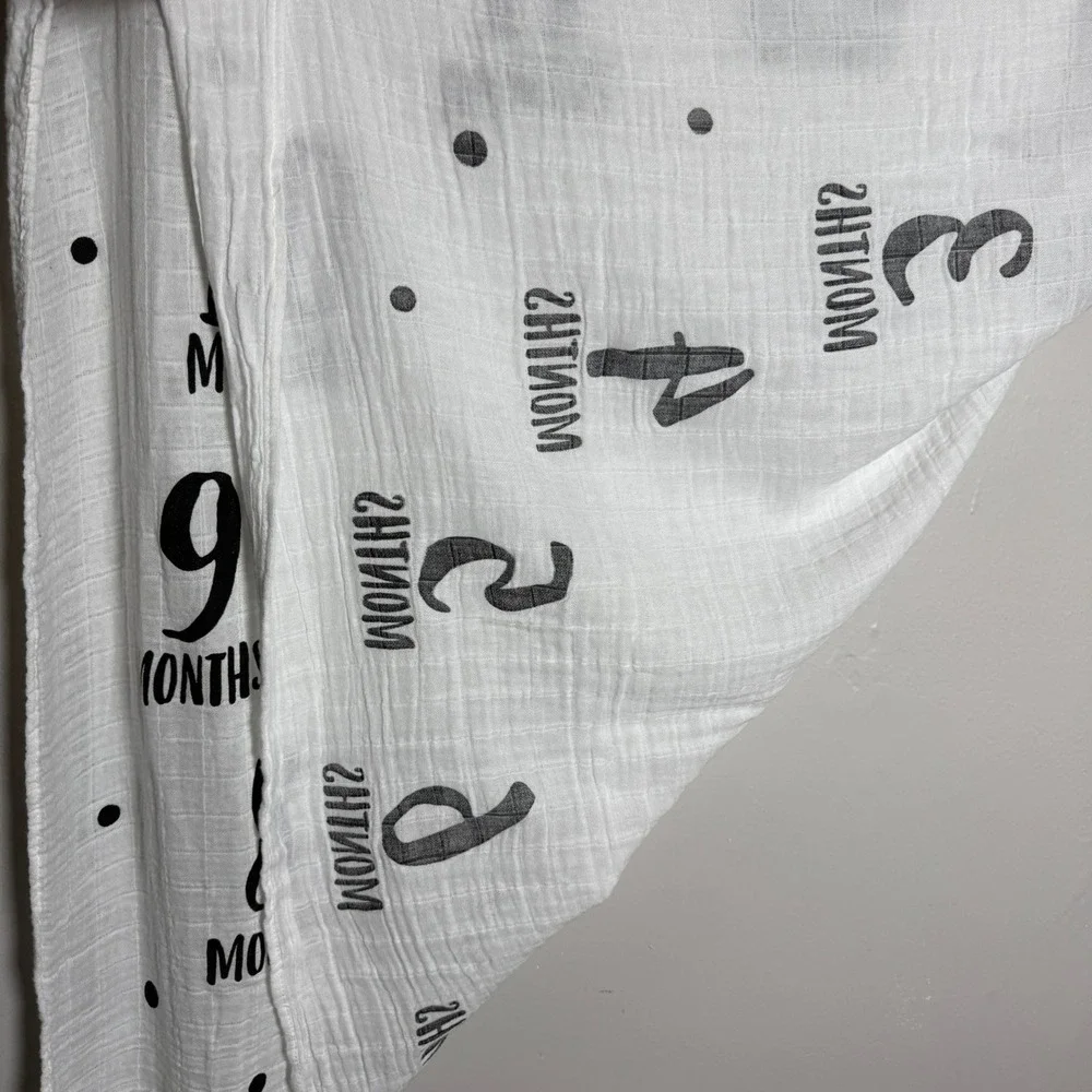 Pearhead Baby Monthly Blanket‎ 42x40 White Black 1 Year Watch Me Grow Newborn